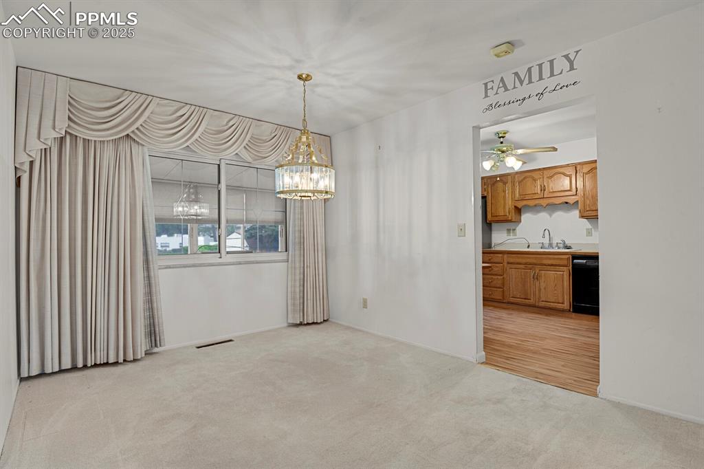 Image 8 of 40: Dining Room