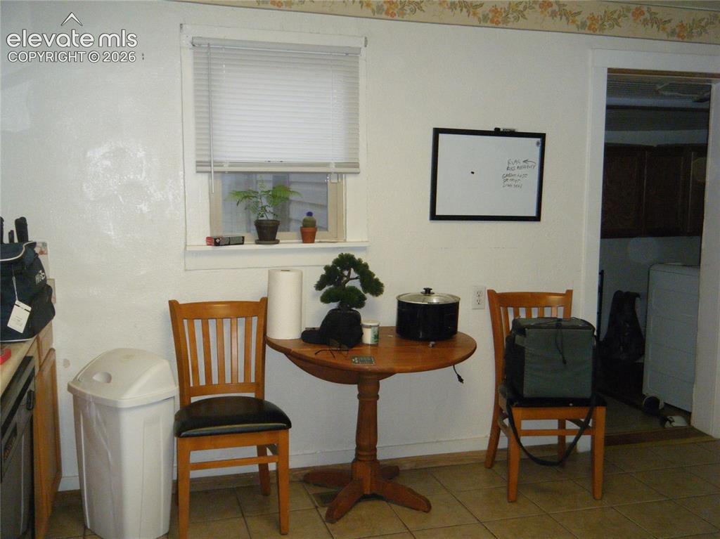 Image 4 of 22: Sitting Room