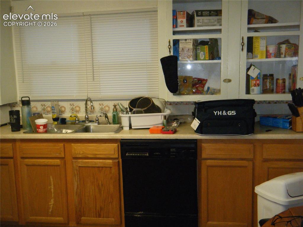 Image 5 of 22: Kitchen