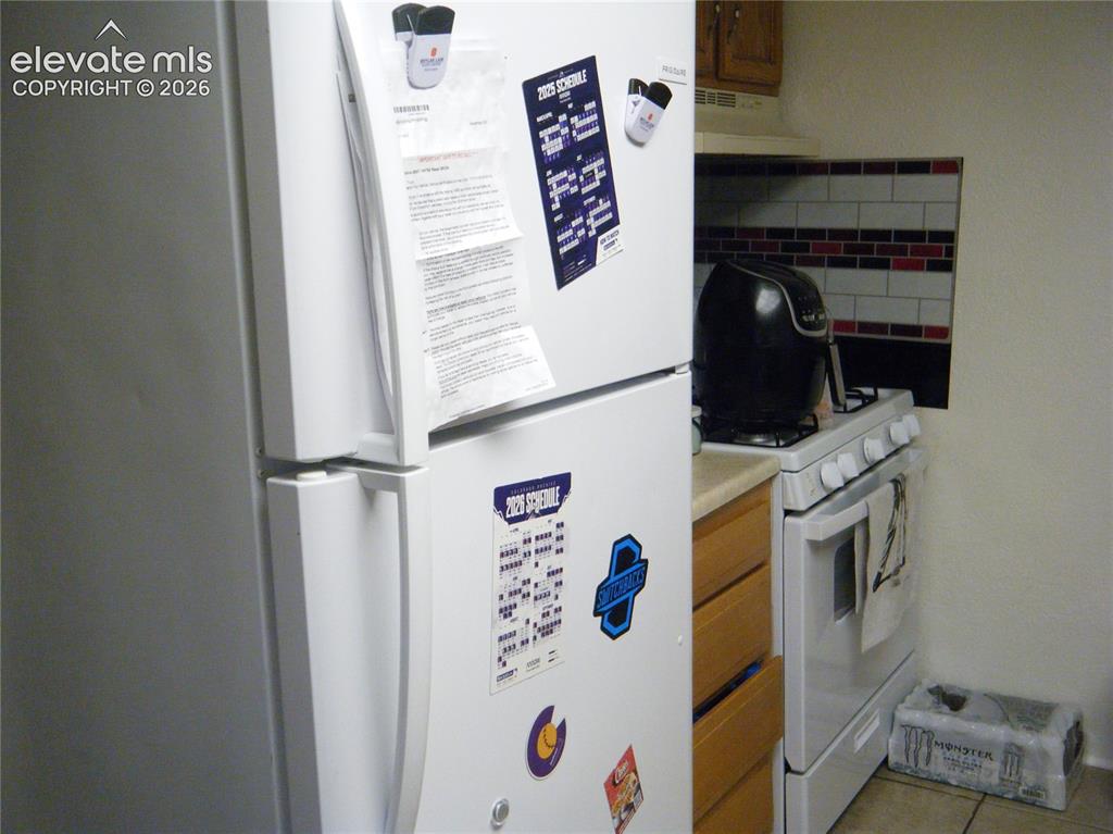 Image 6 of 22: Kitchen