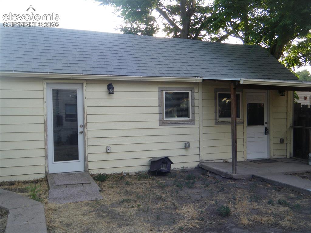 Image 9 of 22: Guest Quarters
