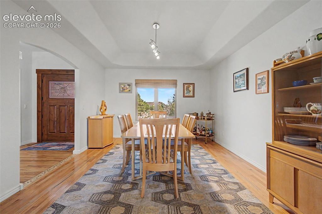 Image 17 of 49: Dining Area
