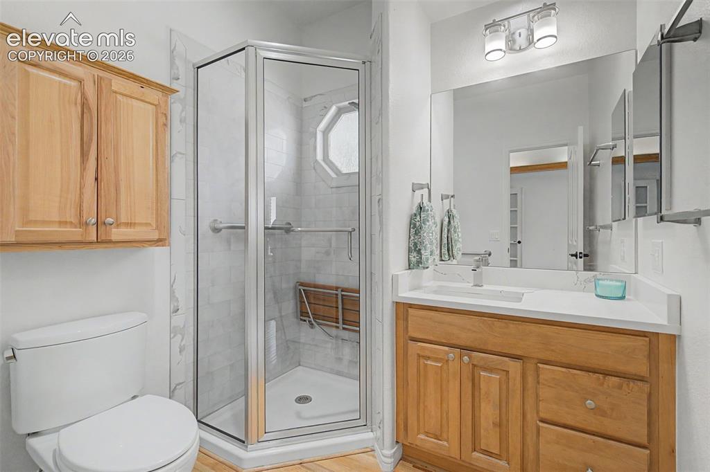 Image 39 of 49: Bathroom