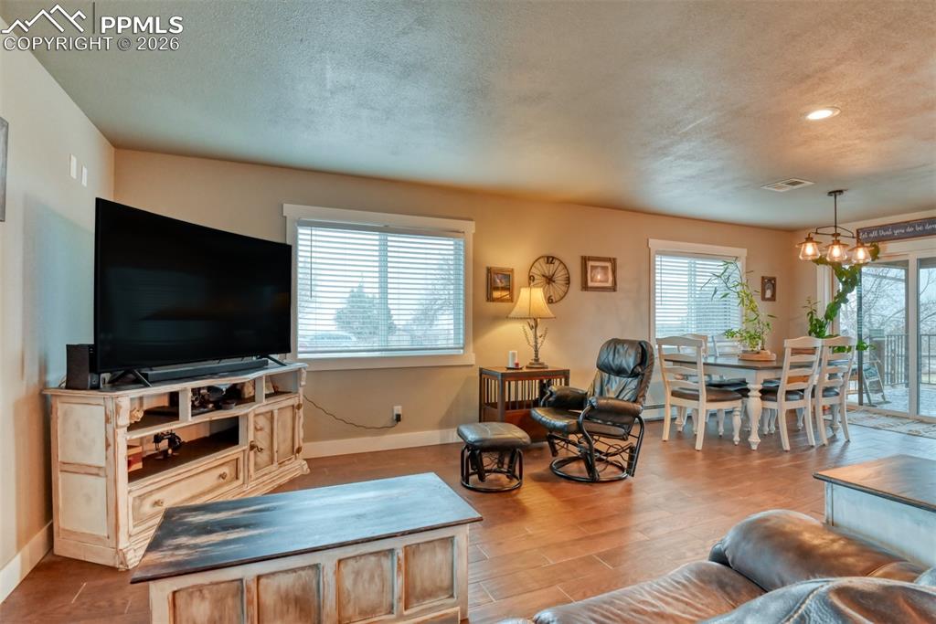 Image 3 of 50: Living Room