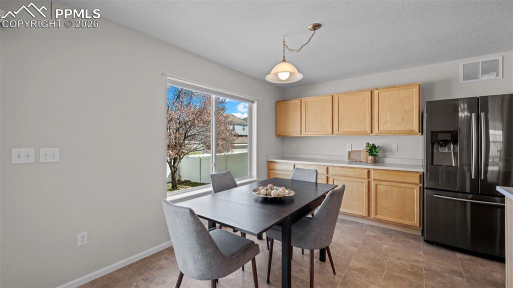 Image 13 of 48: Dining Area