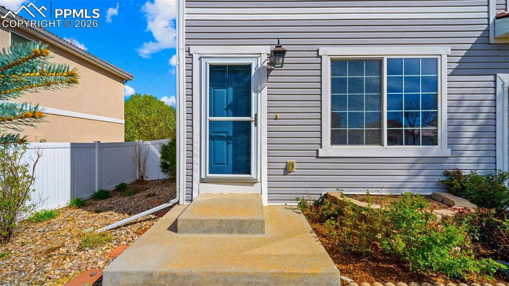 Image 45 of 48: Entry