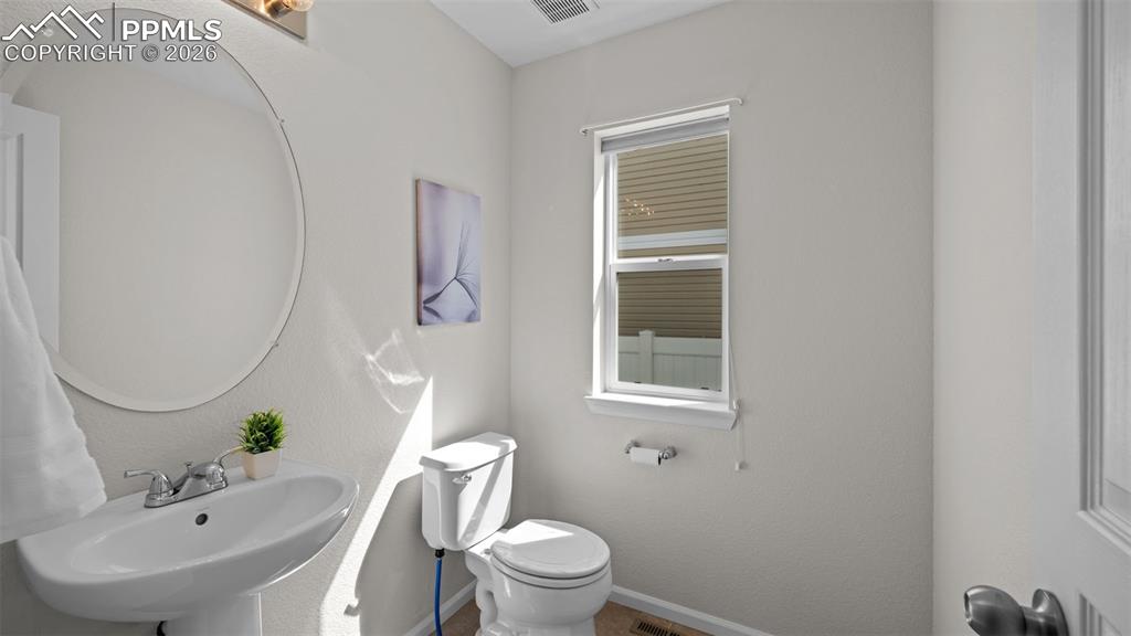 Image 8 of 48: Bathroom