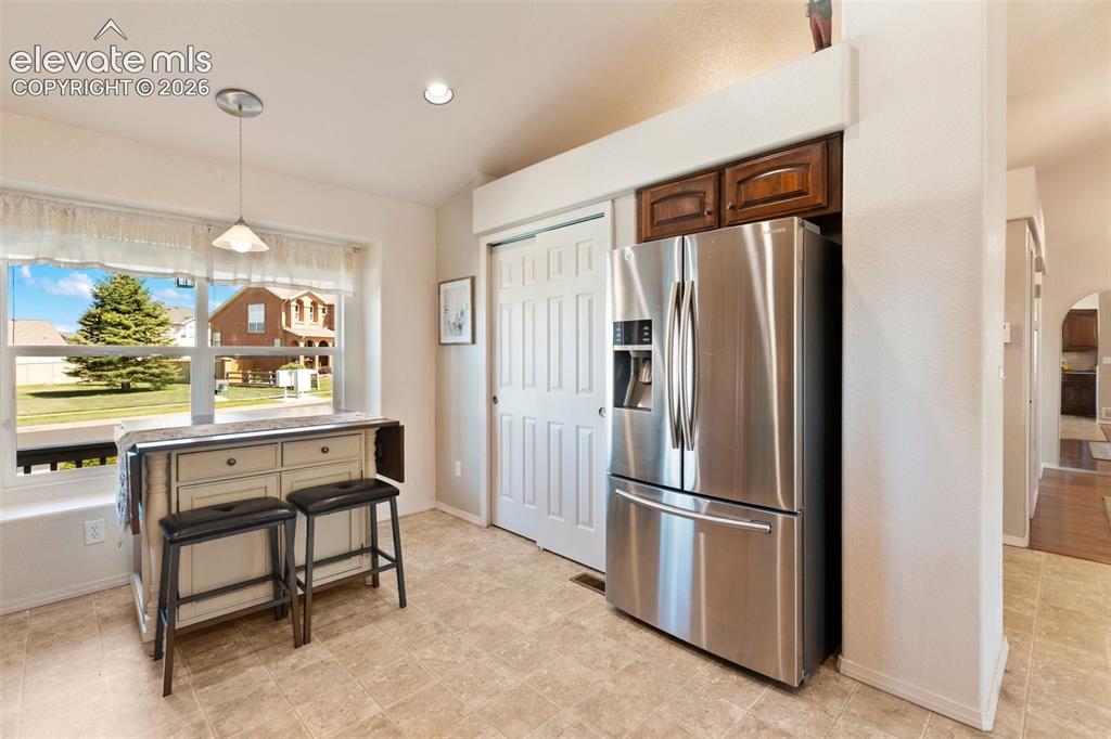 Image 18 of 50: Kitchen