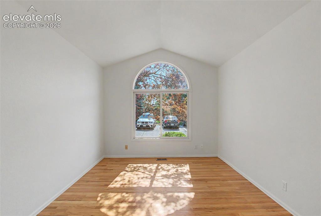 Image 6 of 39: Bright Front Room