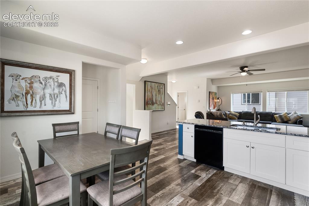 Image 10 of 37: Dining Area