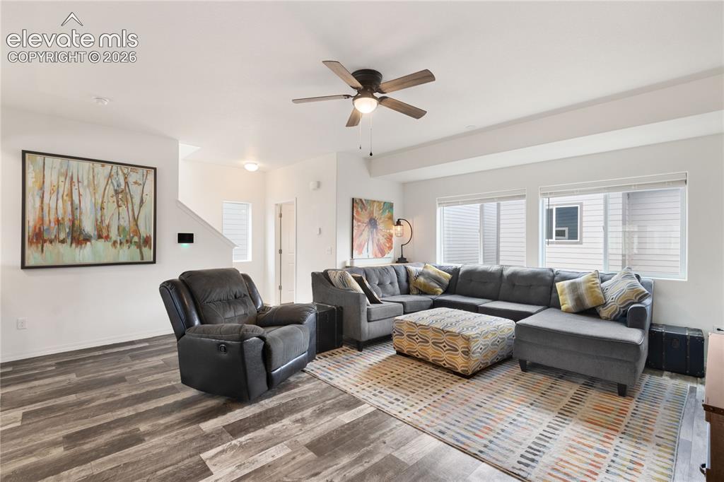 Image 6 of 37: Family Room