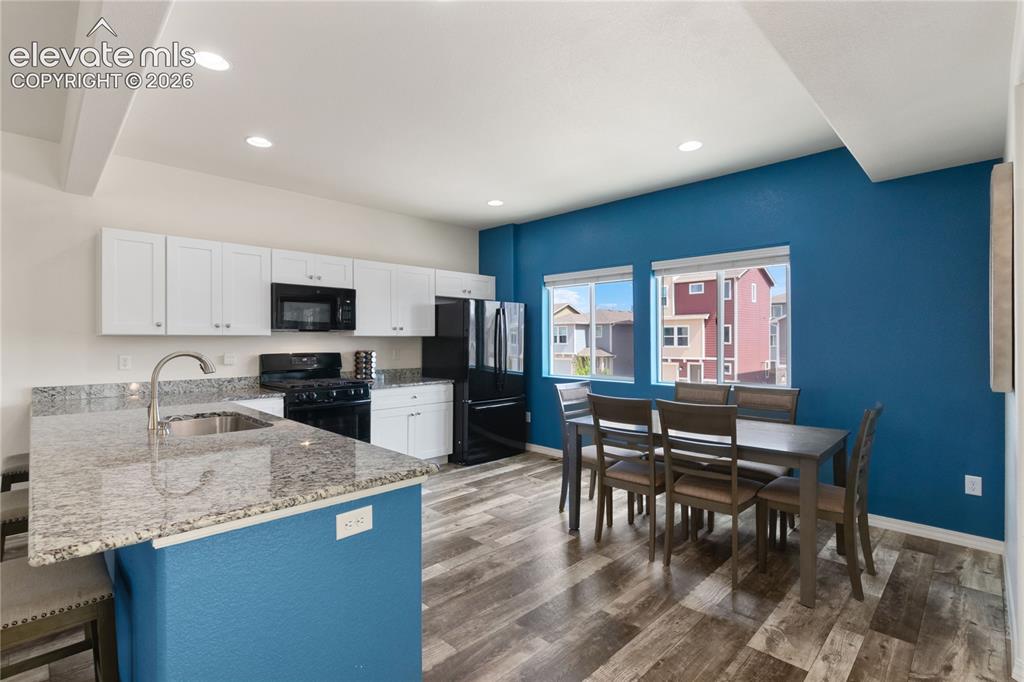 Image 8 of 37: Kitchen