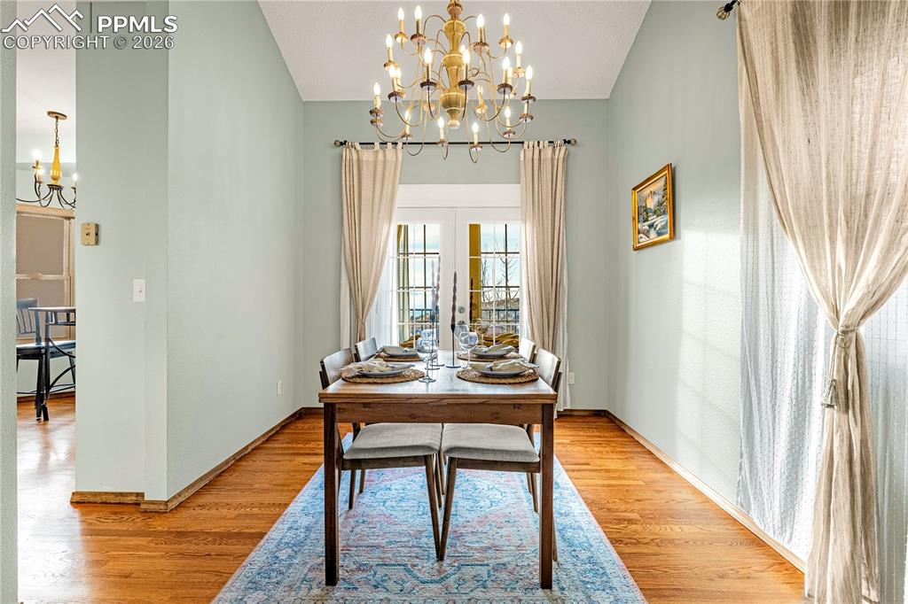 Image 10 of 50: Formal Dining