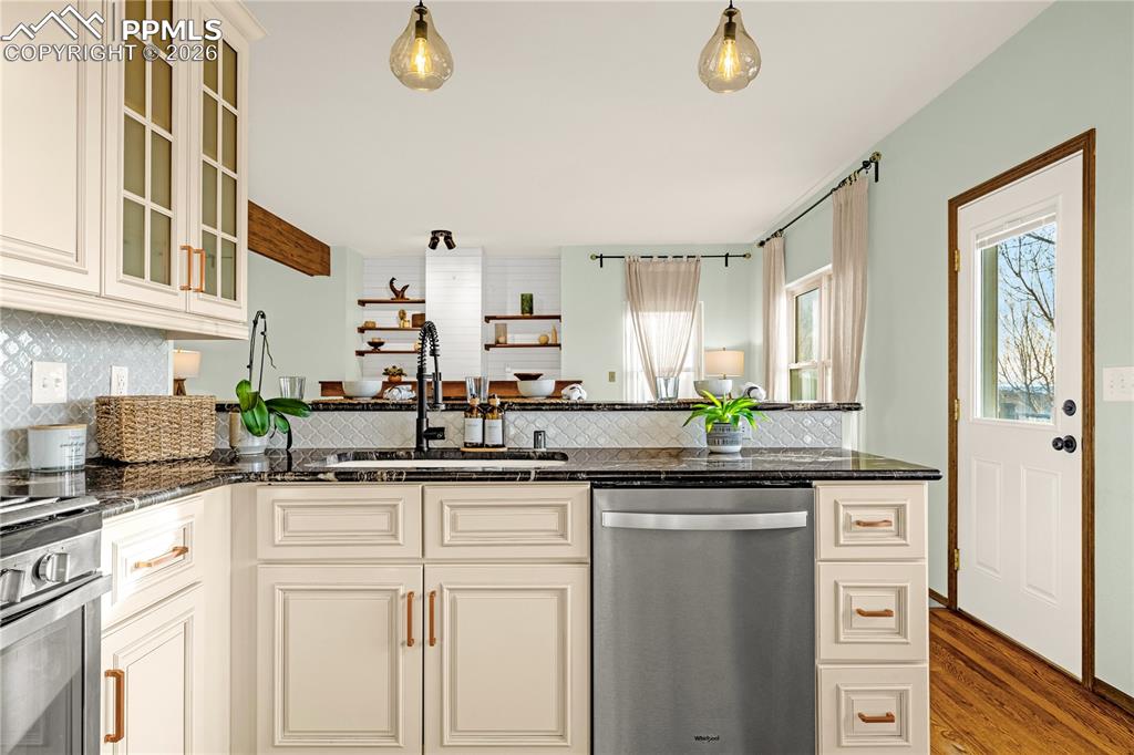 Image 15 of 50: chef