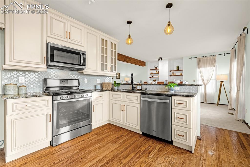 Image 17 of 50: Chef