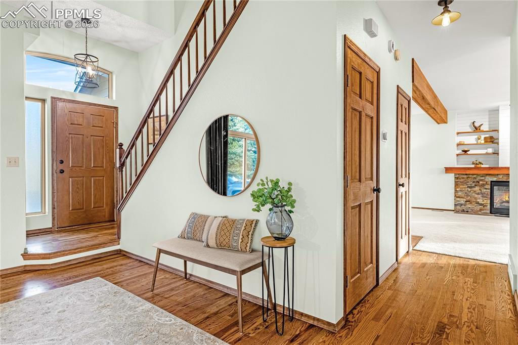 Image 6 of 50: Entry