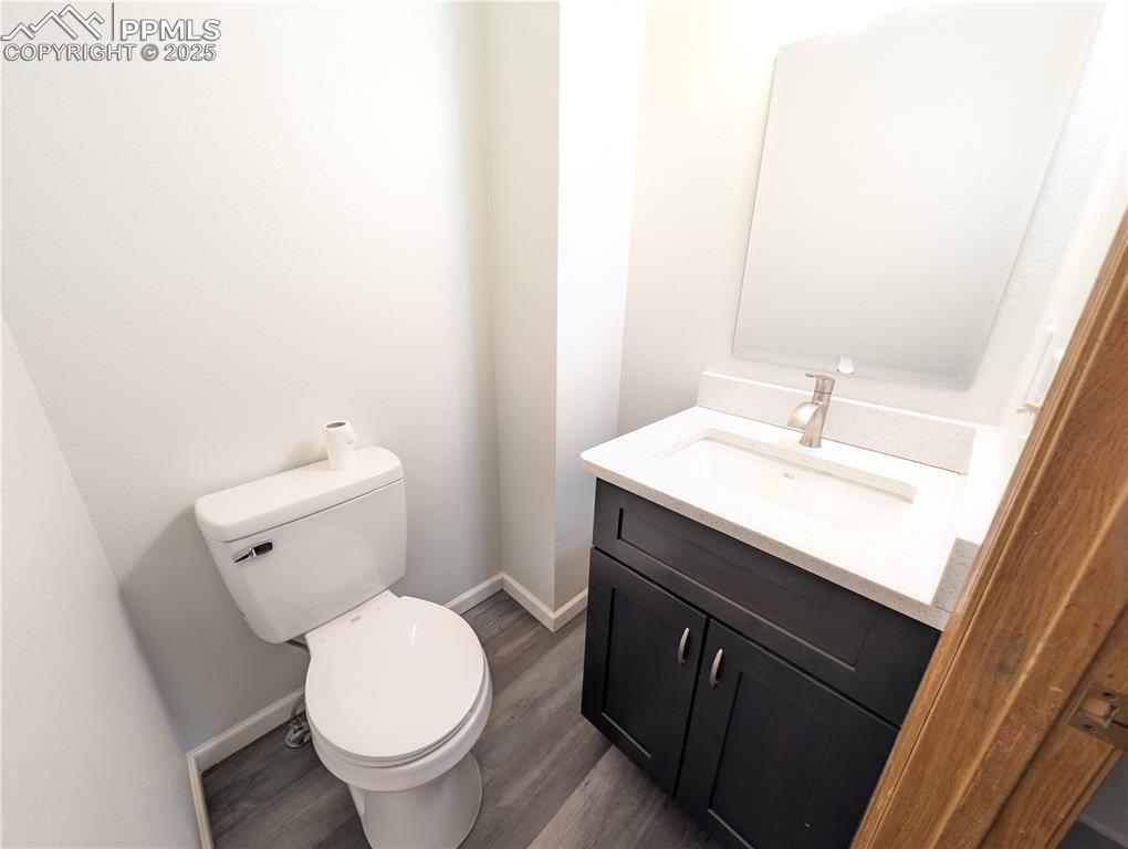 Image 11 of 13: Bathroom