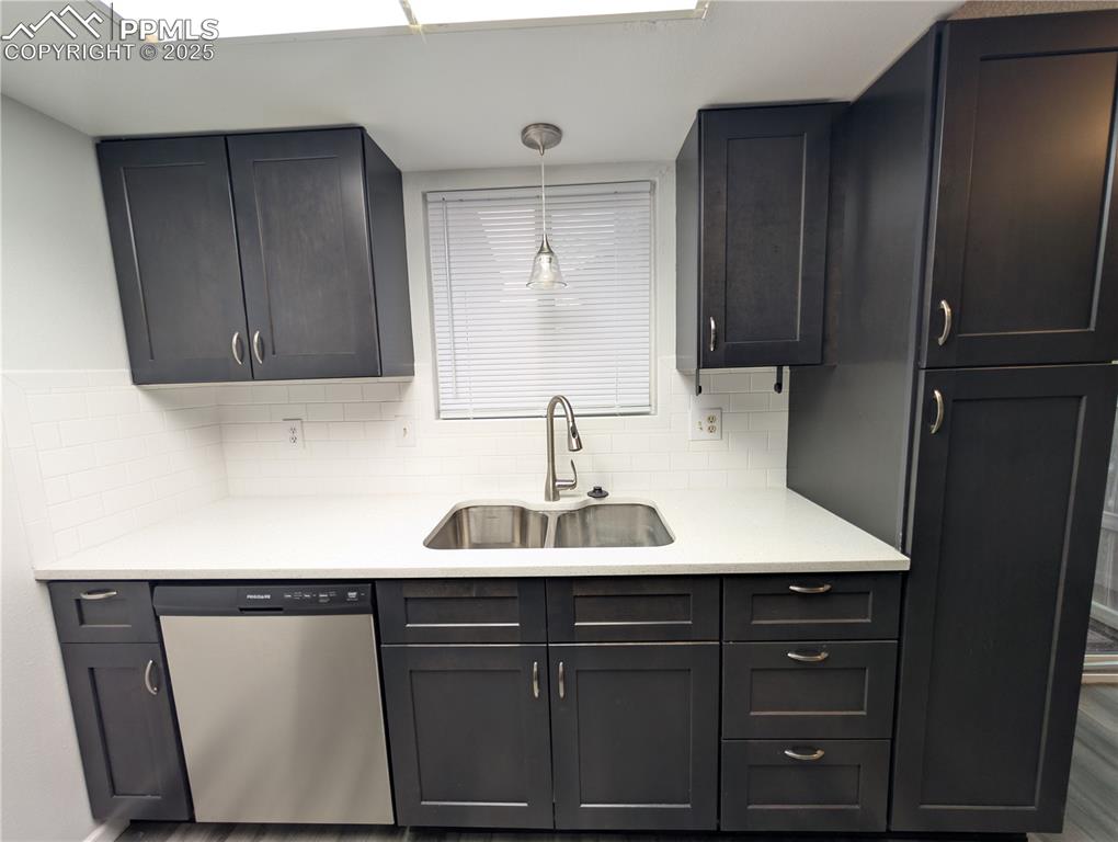 Image 3 of 13: Kitchen