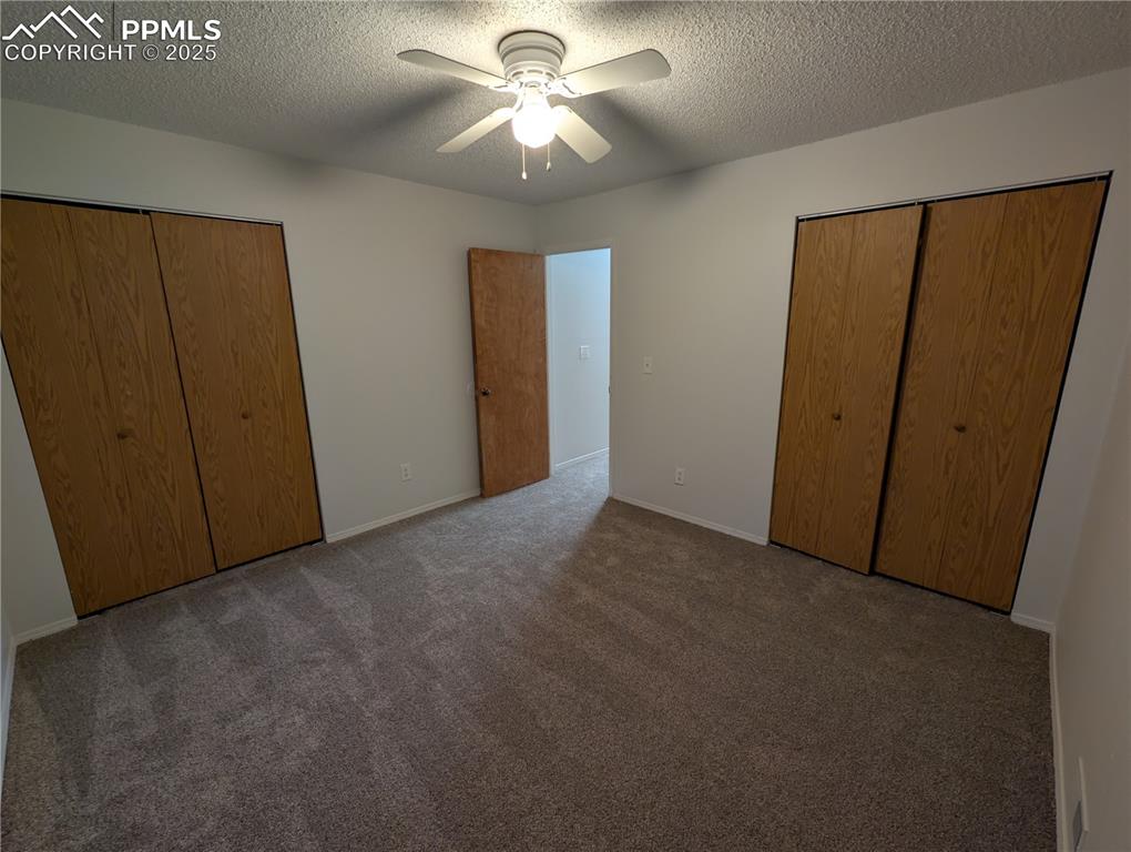 Image 9 of 13: Bedroom