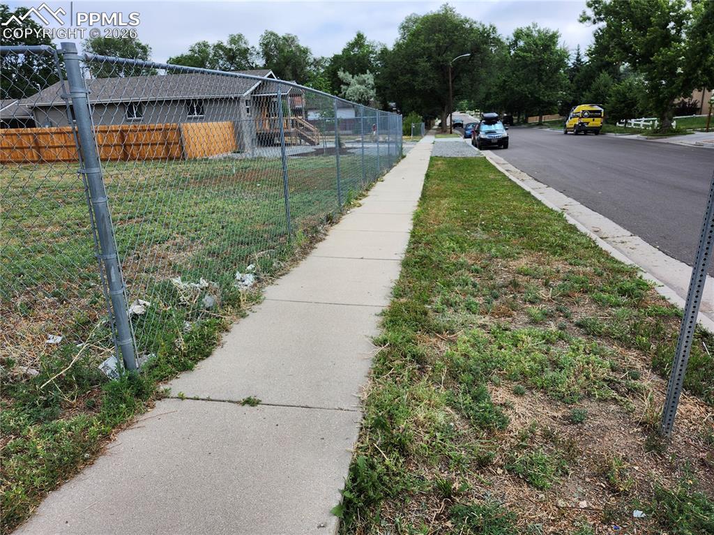 Image 3 of 6: No Description Available