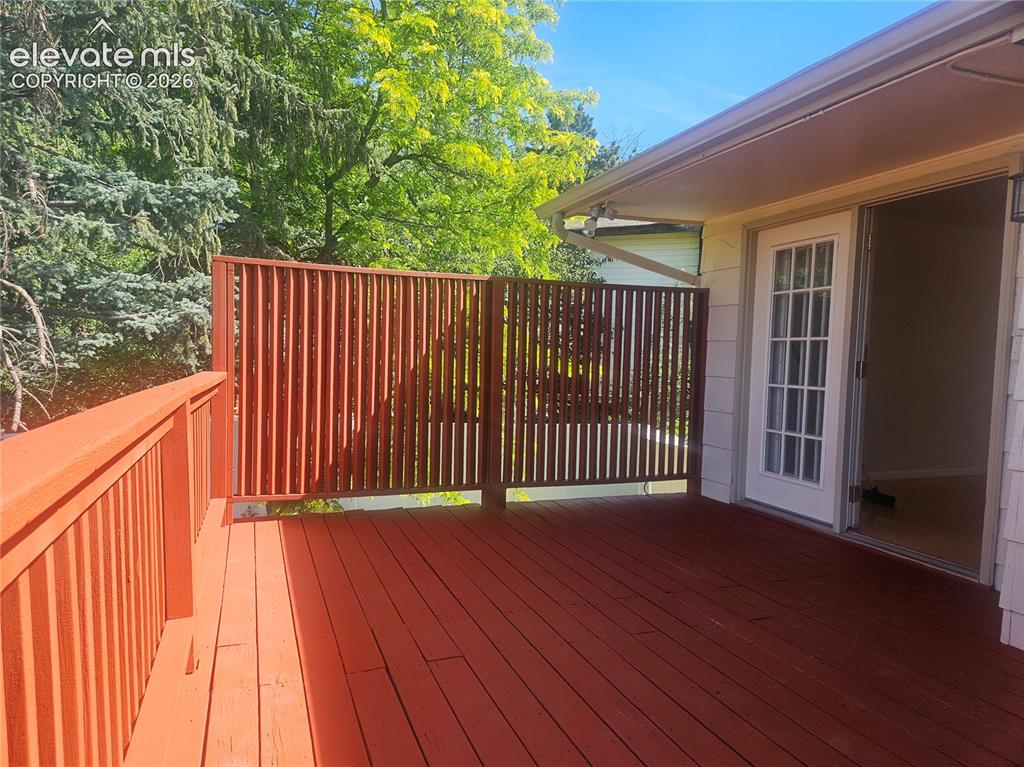 Image 11 of 11: Deck