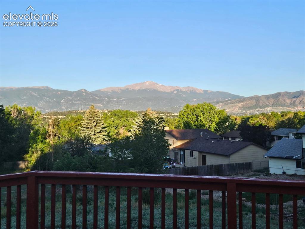 Image 9 of 11: View