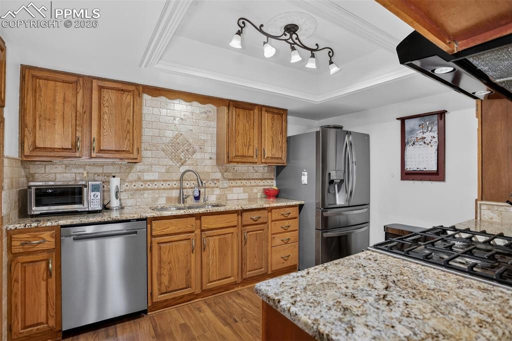 Image 11 of 29: Kitchen