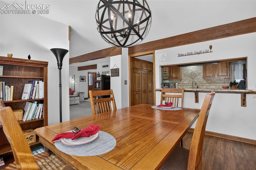 Image 13 of 29: Dining Area