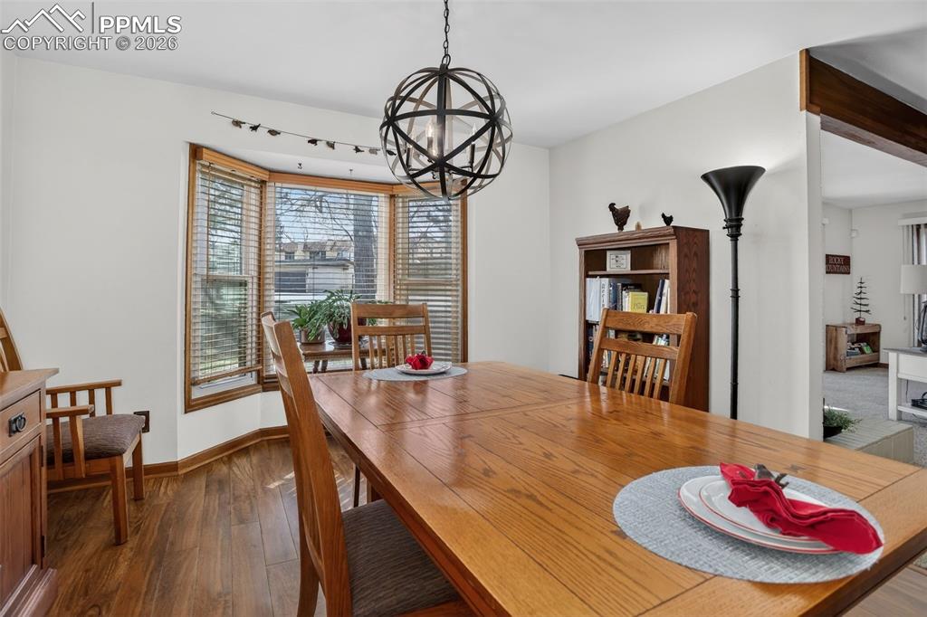 Image 14 of 29: Dining Area