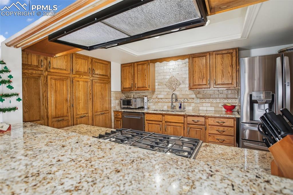 Image 9 of 29: Kitchen