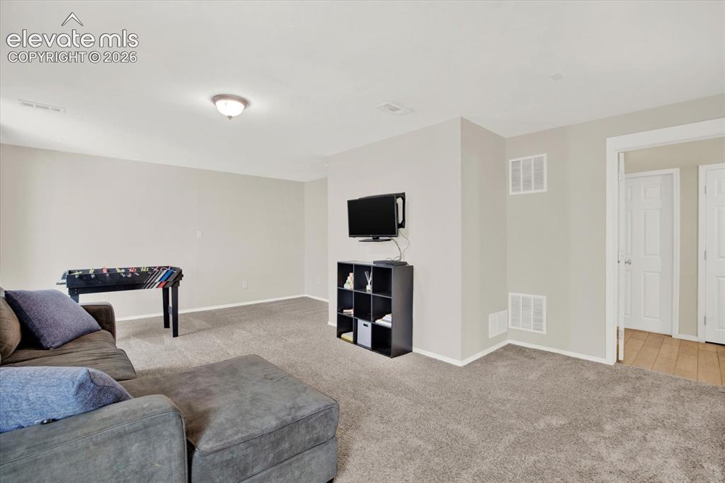 Image 31 of 40: Living Room