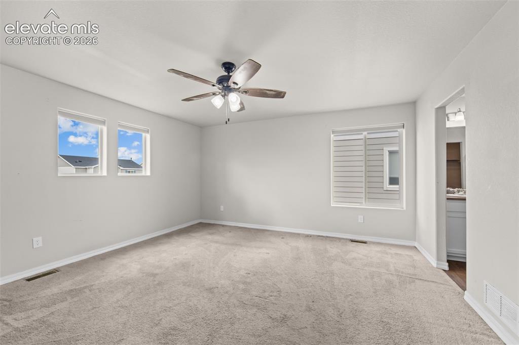 Image 10 of 31: Bedroom