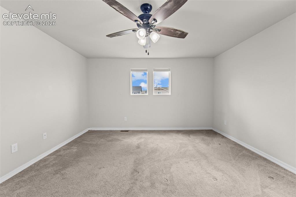 Image 11 of 31: Bedroom