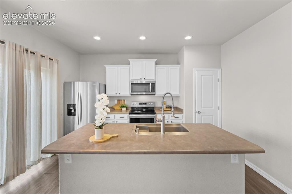 Image 5 of 31: Kitchen