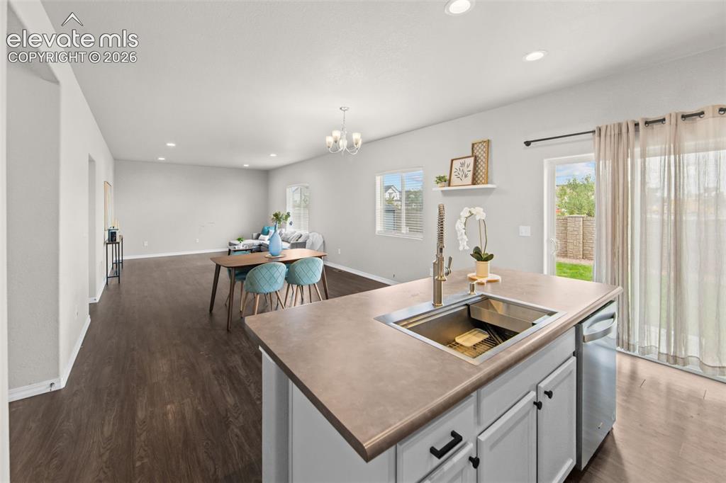 Image 6 of 31: Kitchen