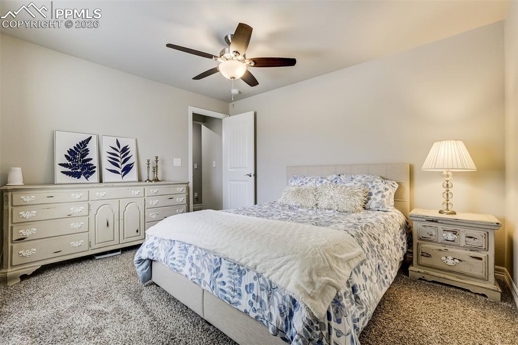 Image 28 of 50: Bedroom