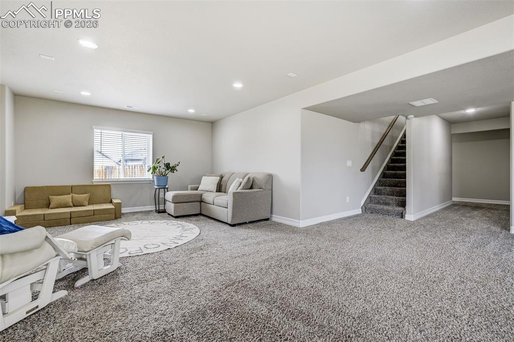 Image 33 of 50: Family Room