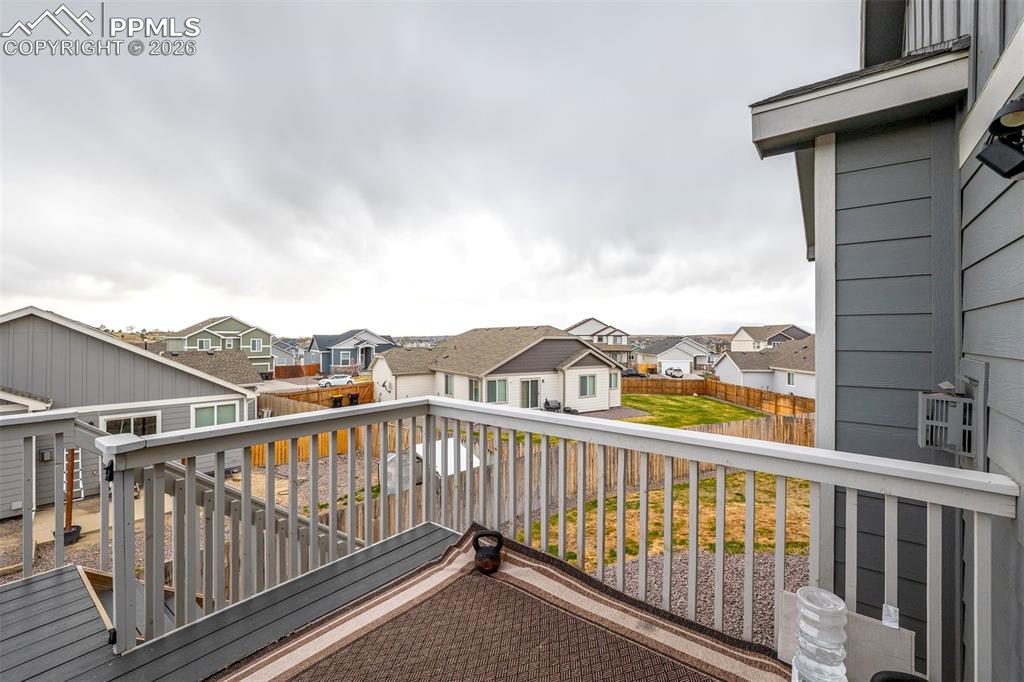 Image 43 of 50: Deck