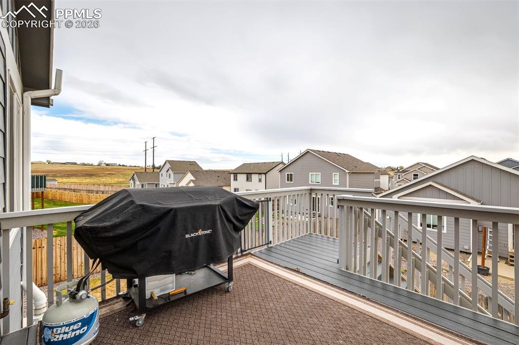 Image 44 of 50: Deck