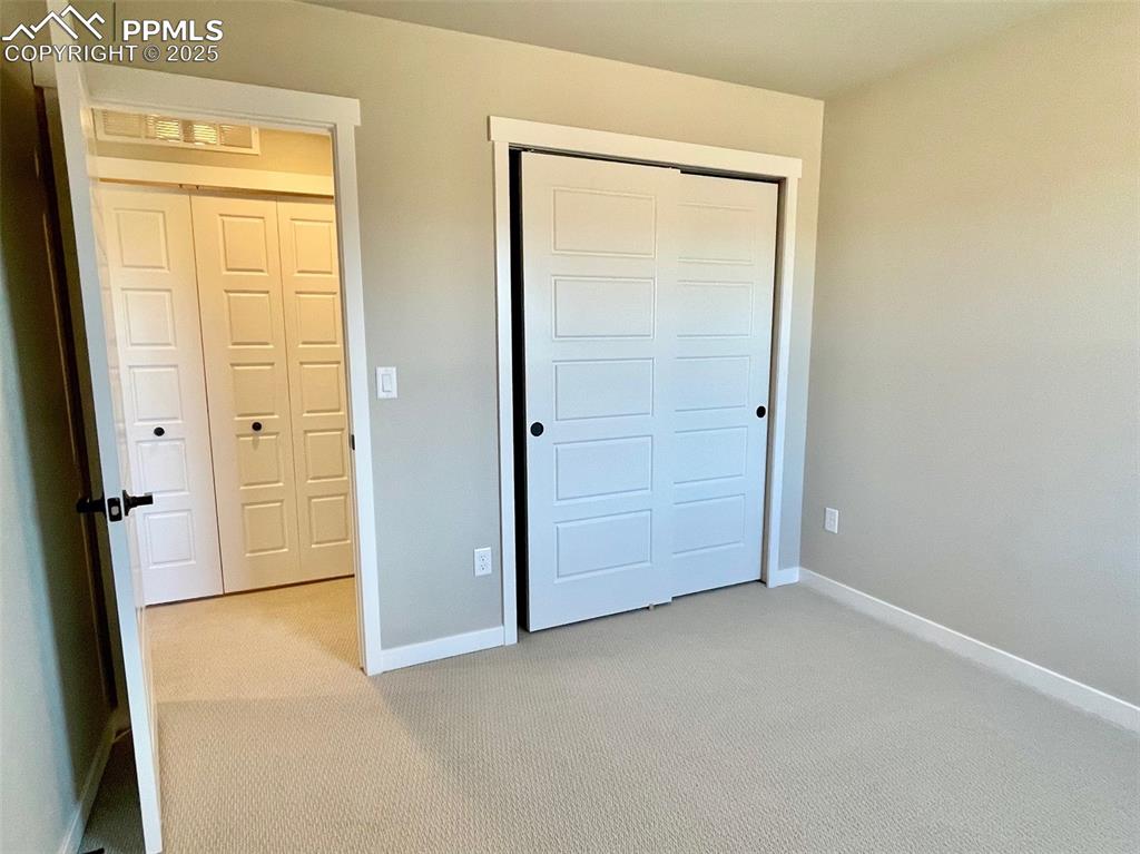 Image 15 of 26: Bedroom