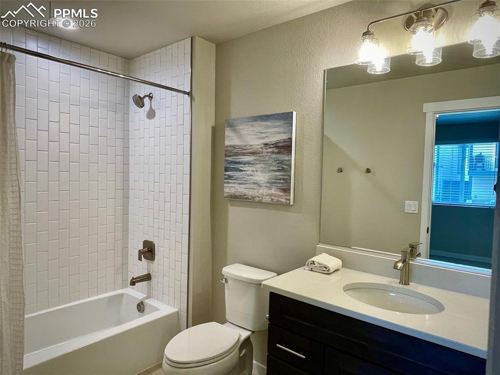 Image 28 of 28: No Description Available