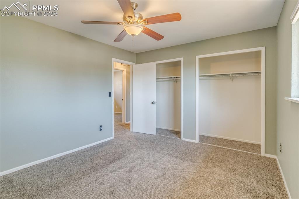 Image 19 of 30: Bedroom