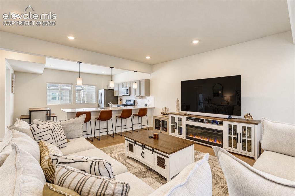 Image 11 of 18: Living Room
