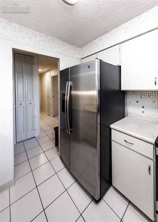 Image 17 of 49: Kitchen