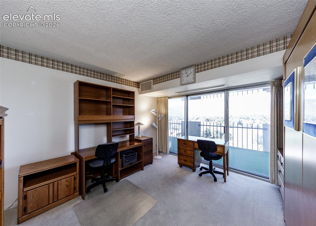 Image 18 of 49: Office