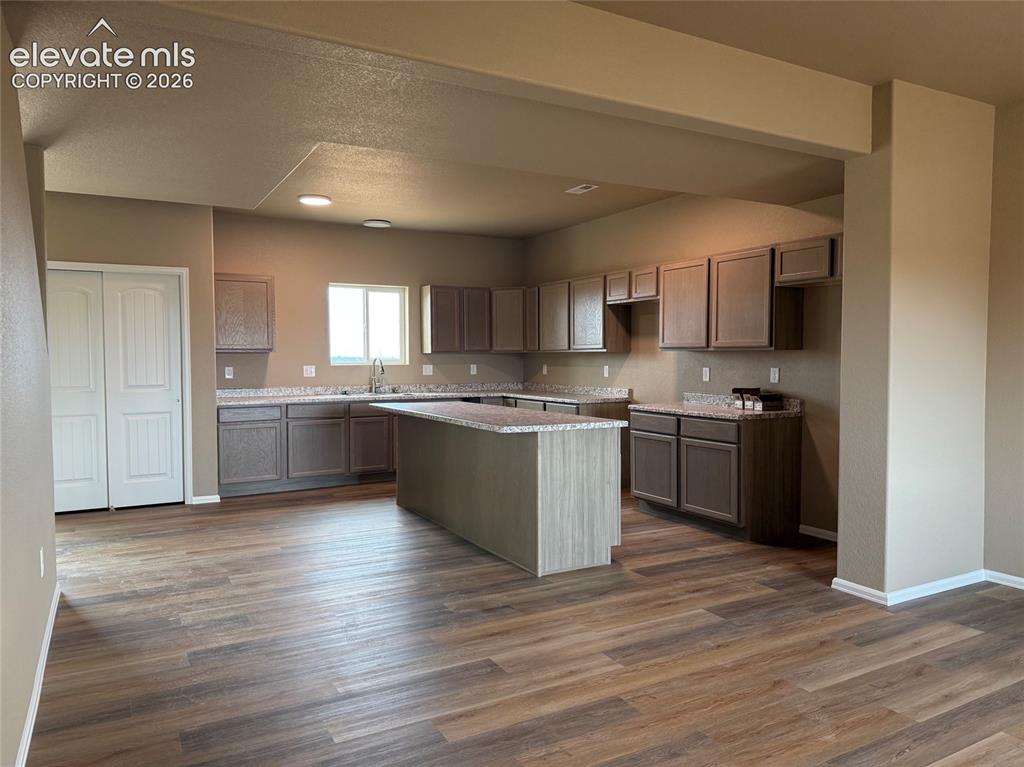 Image 2 of 24: Kitchen