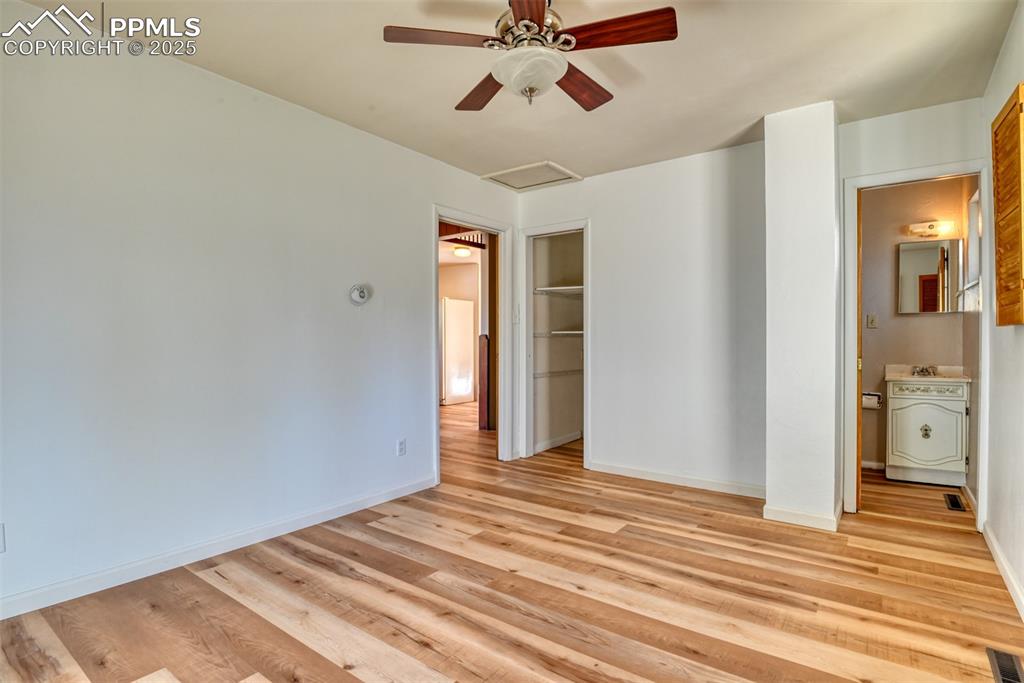 Image 24 of 49: Bedroom