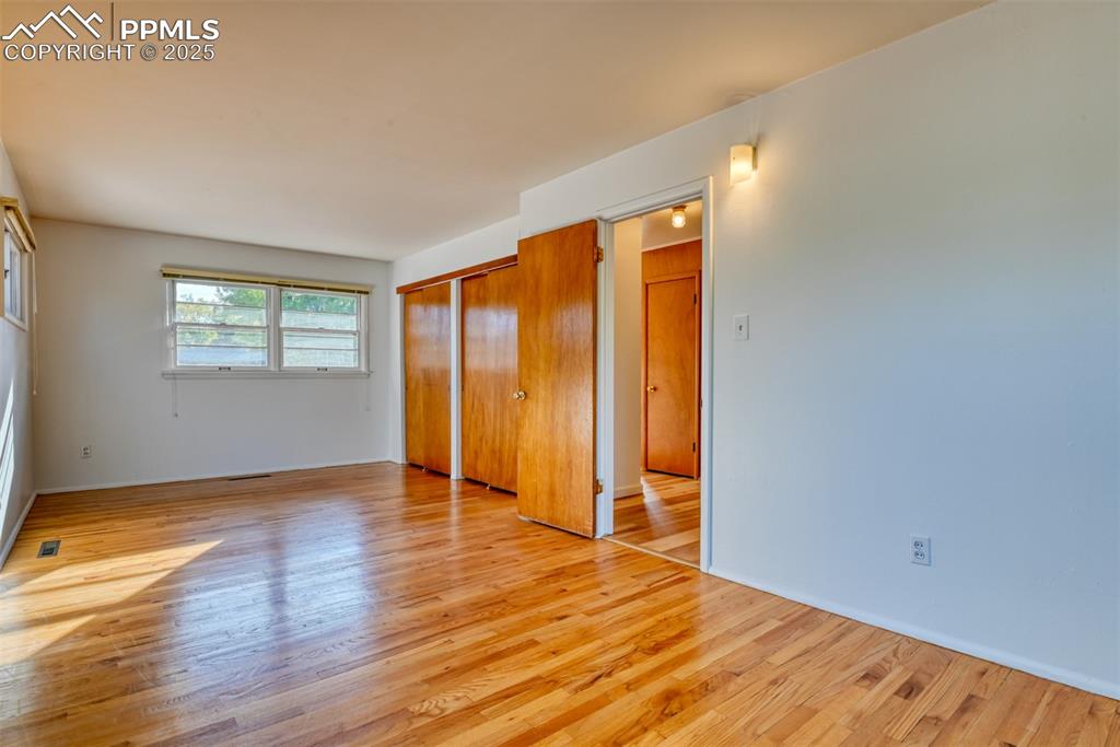 Image 28 of 49: Bedroom