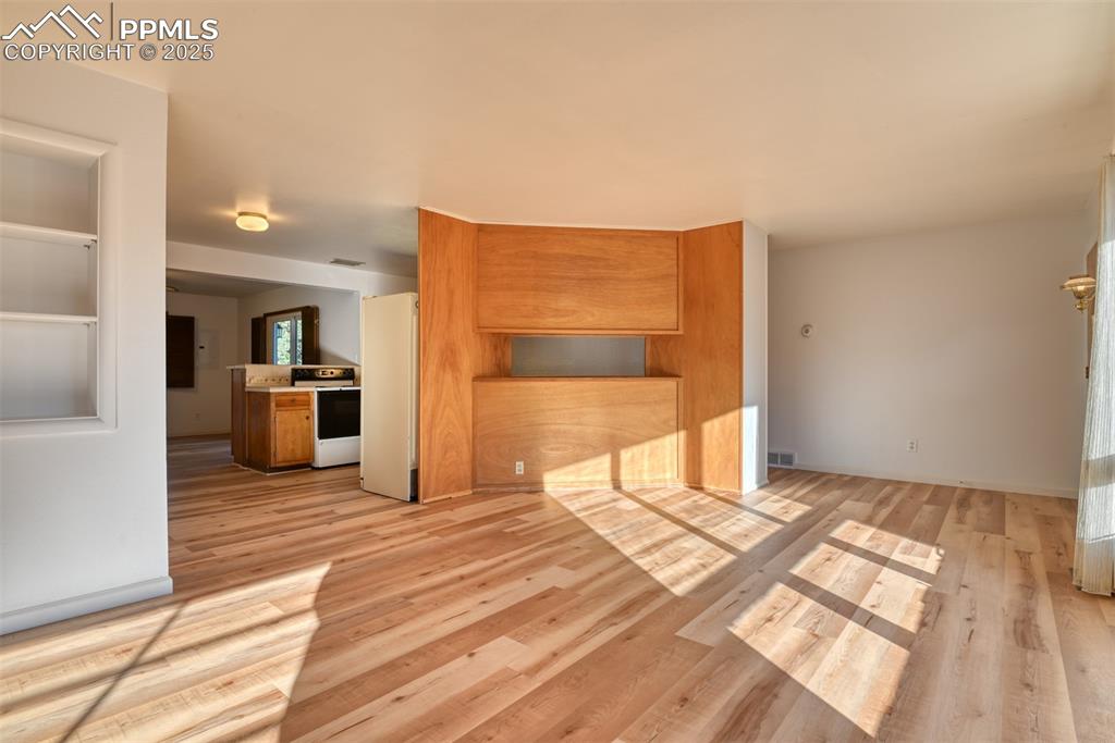 Image 7 of 49: Living Room