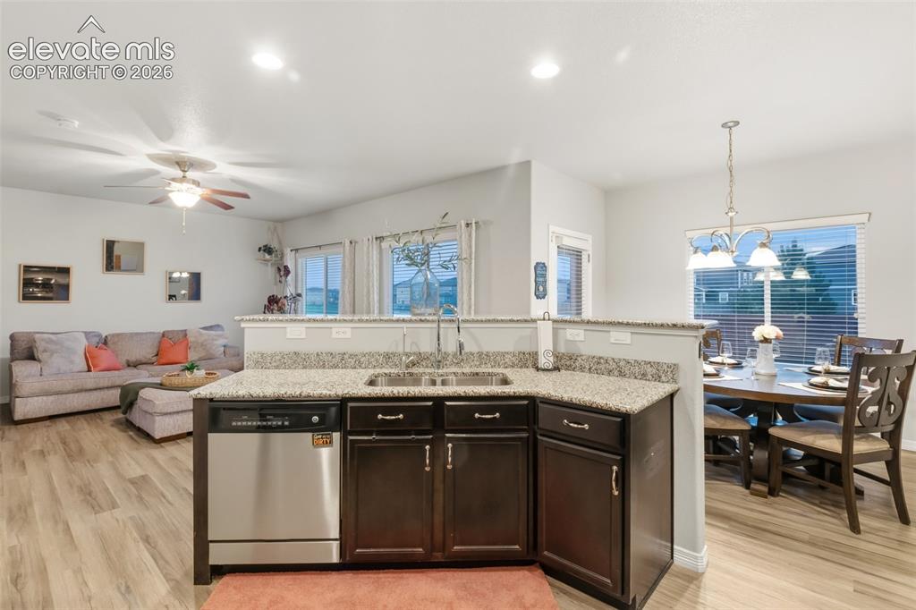 Image 6 of 45: Kitchen